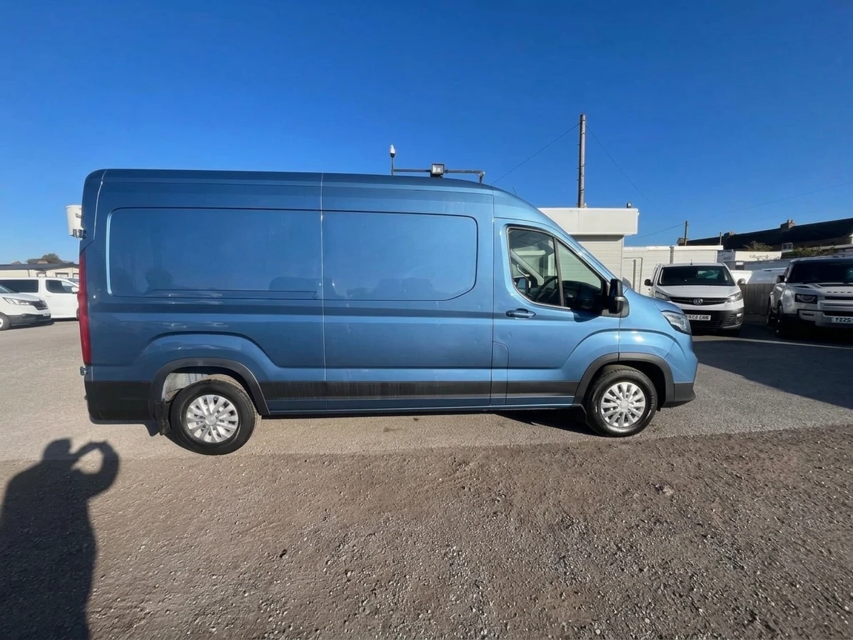 2023 Maxus Deliver 9 High Roof Panel Van — photo 1 of 30