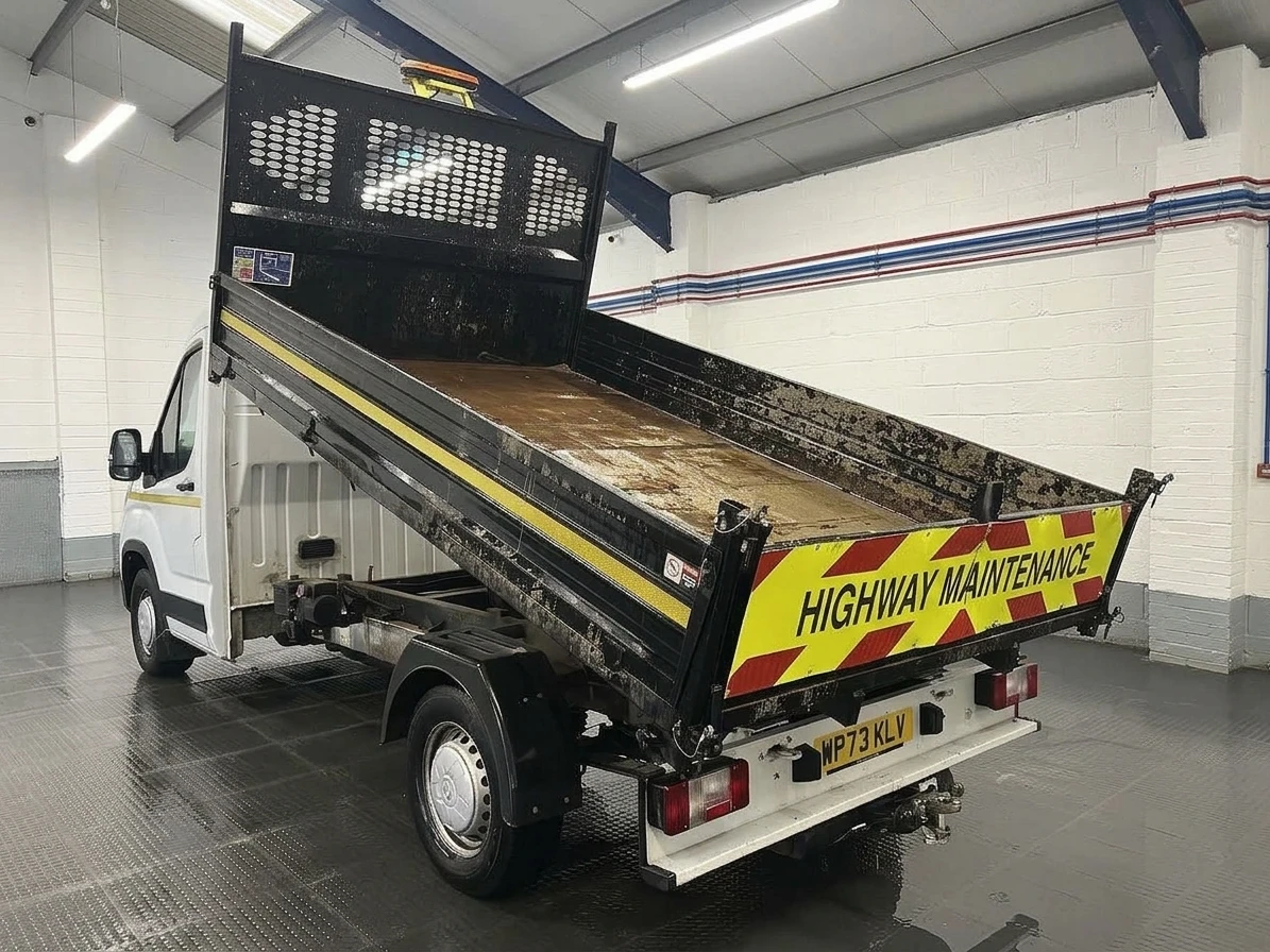 2023 Maxus Deliver 9 Tipper Van — photo 1 of 10