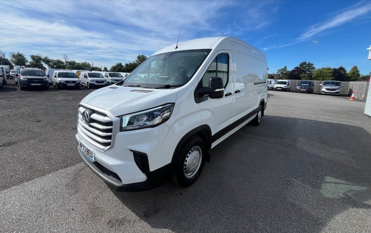 2023 Maxus Deliver 9 High Roof Panel Van — photo 1 of 15