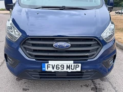 2020 Ford Transit Custom Panel Van — front view