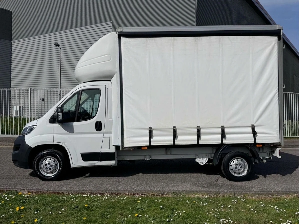 2022 Citroen Relay CurtainSider Van — photo 1 of 75