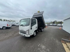 2023 Isuzu Grafter Tipper Van — front three-quarter view