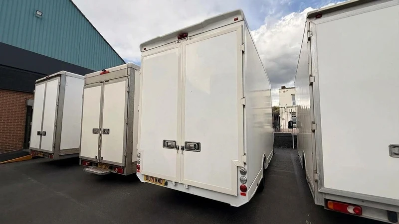 2021 Renault Master Luton Low Loader Van