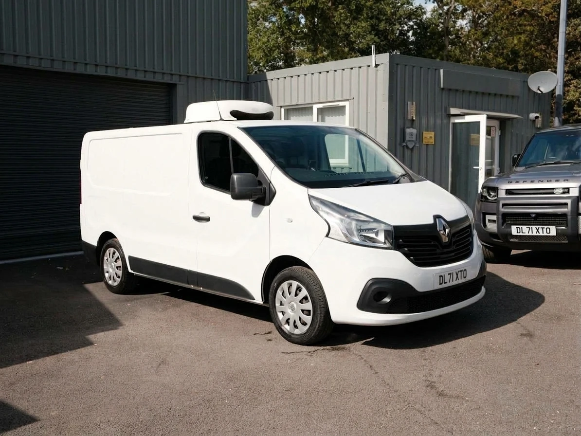2018 Renault Trafic Refrigerated/Fridge Van — photo 1 of 31