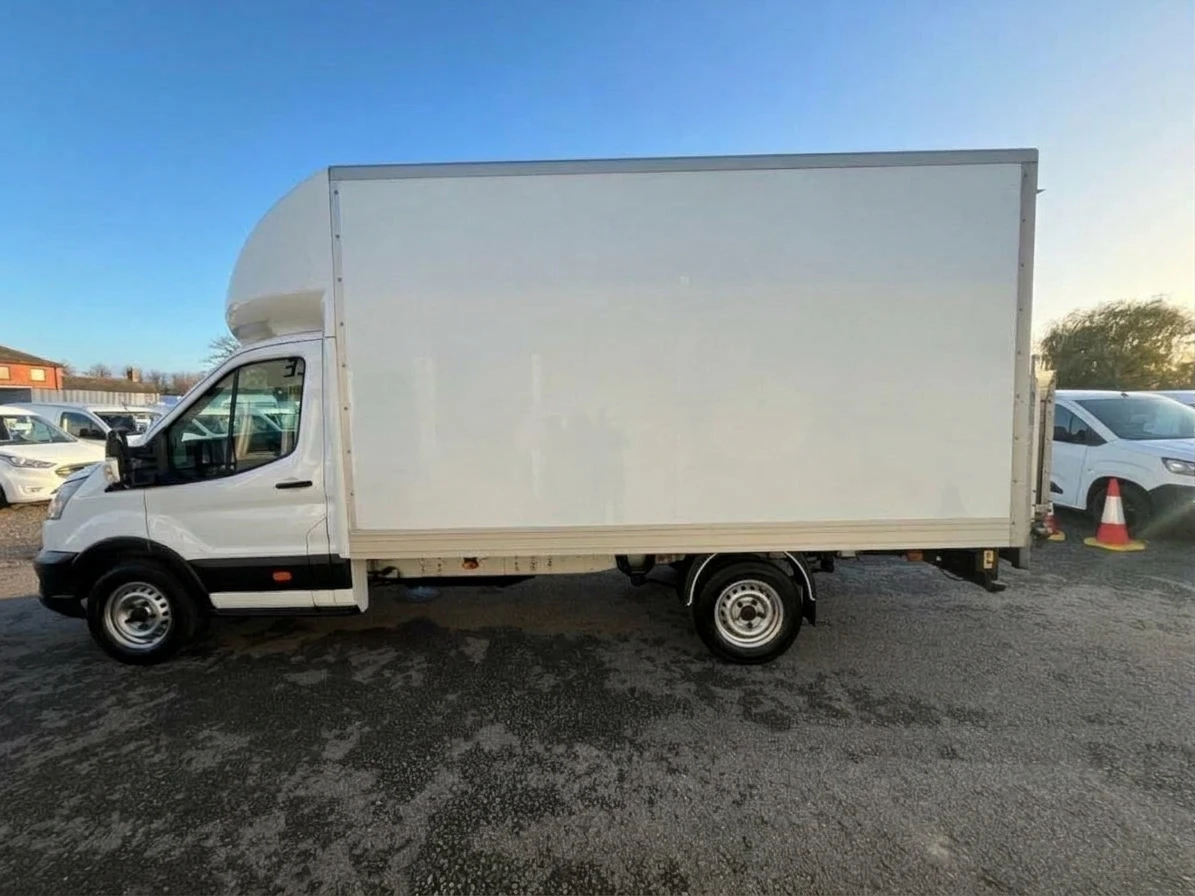 2022 Ford Transit Luton Box Van — photo 1 of 15