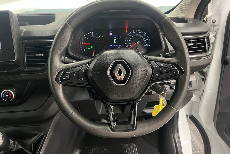 2024 Renault Trafic Panel Van — photo 3 of 15