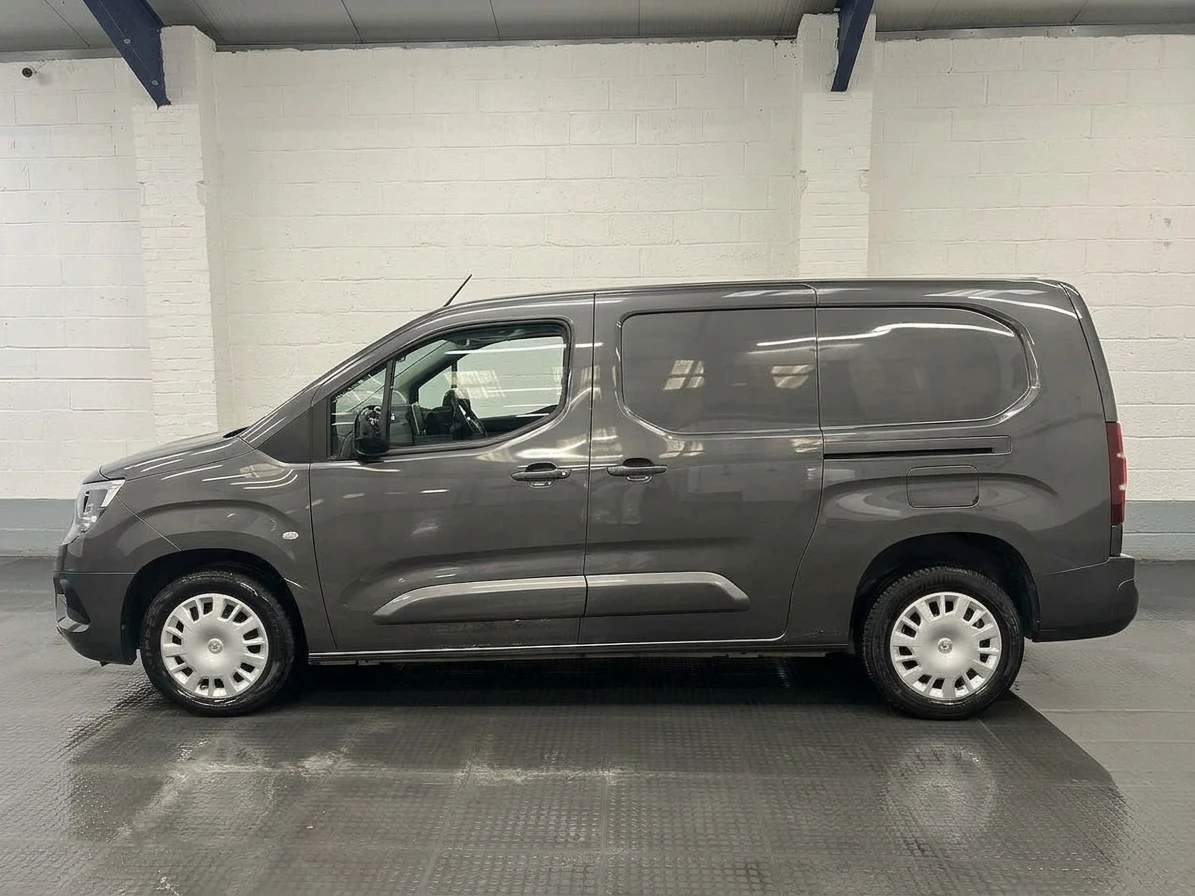 2023 Vauxhall Combo Panel Van — photo 1 of 41