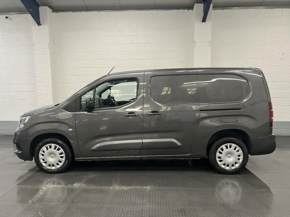 2023 Vauxhall Combo Panel Van — photo 1 of 41