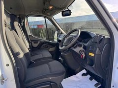 2018 Vauxhall Movano Dropside Van — cab interior
