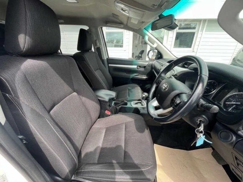 2023 Toyota Hilux Double Cab PickUp Van — cab interior