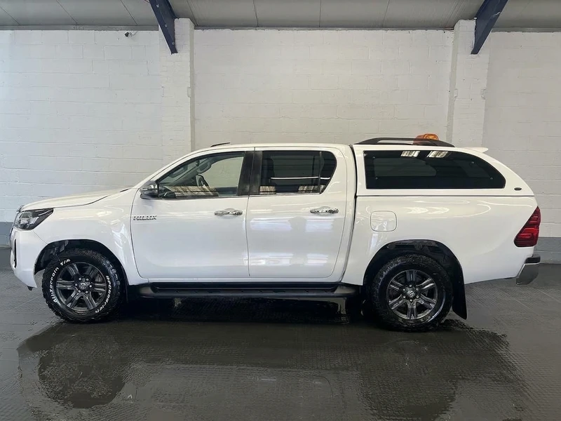 2021 Toyota Hilux Double Cab PickUp Van
