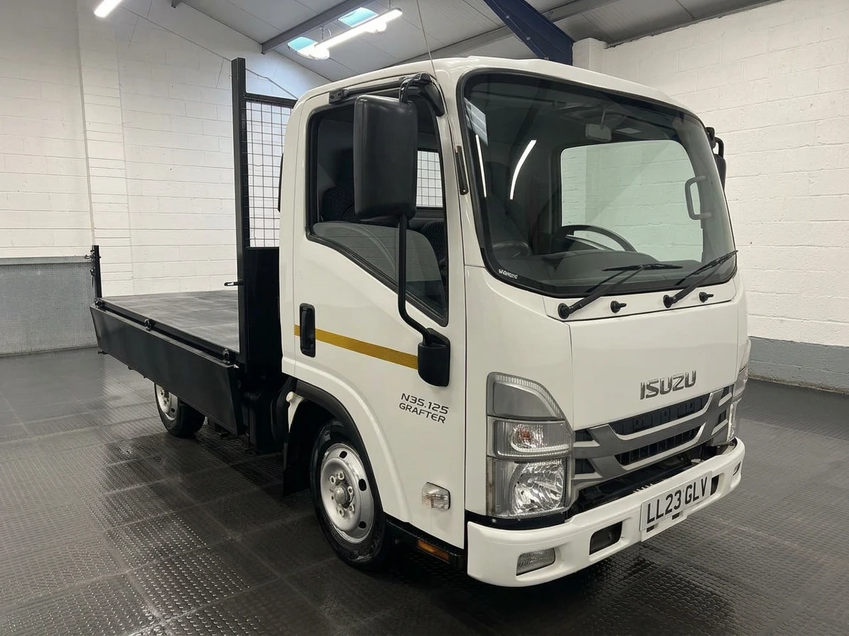 2023 Isuzu Grafter Tipper Van — front three-quarter view