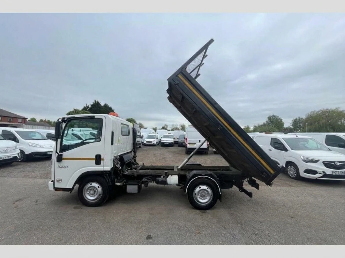 2023 Isuzu Grafter Tipper Van — photo 1 of 23
