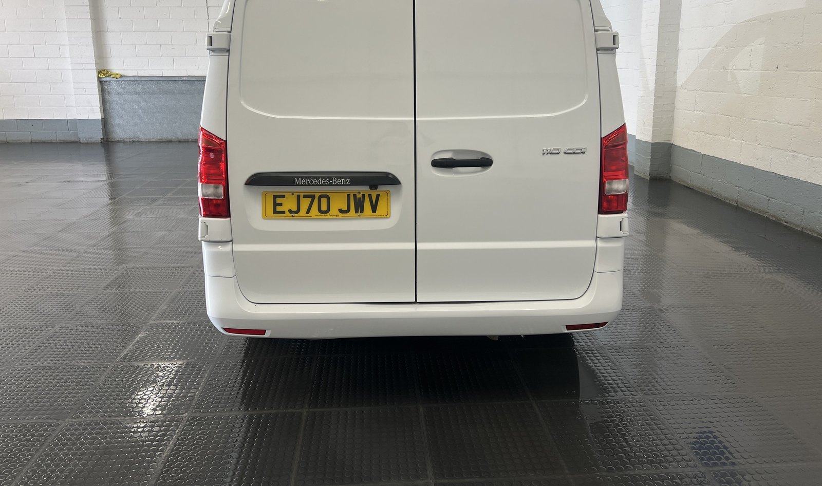 2020 Mercedes-Benz Vito Panel Van — photo 2 of 19