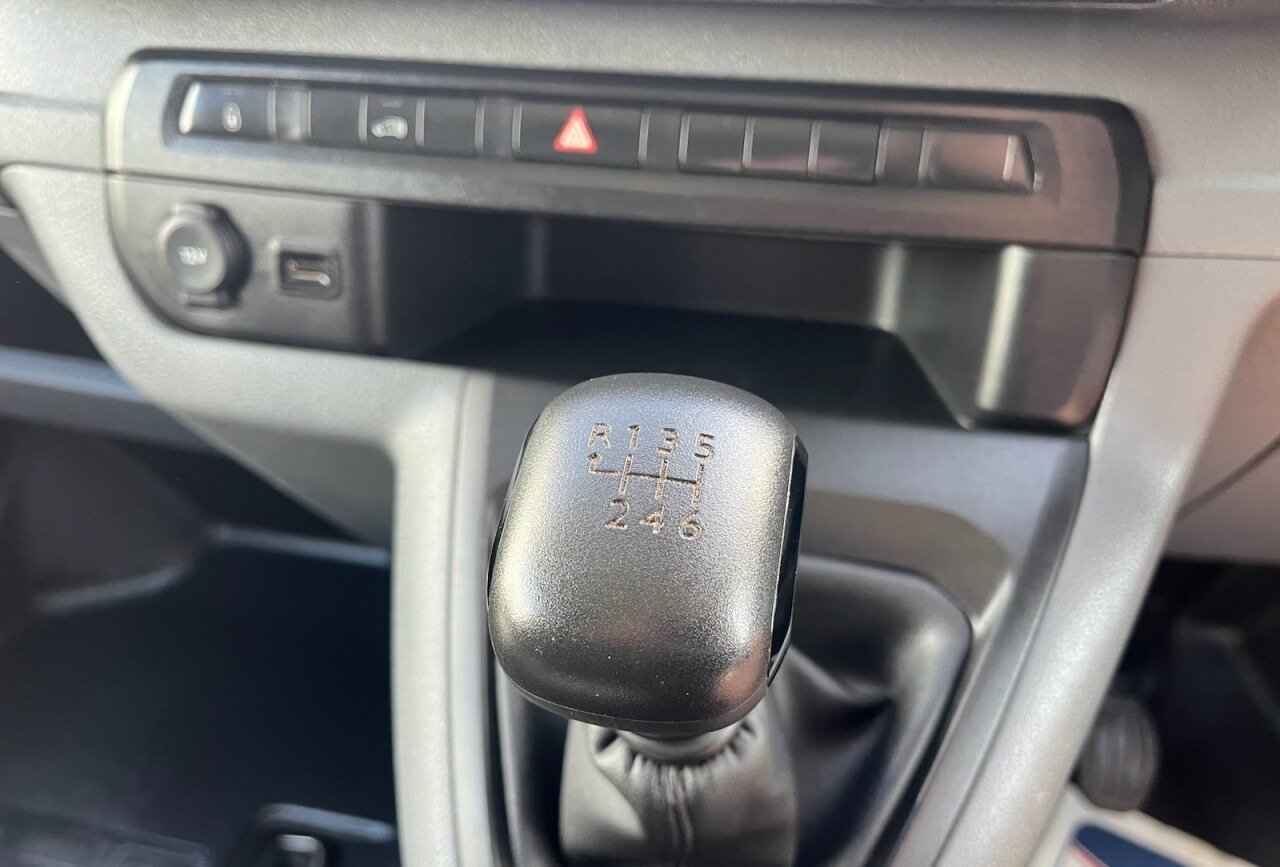 2023 Citroen Dispatch Panel Van — photo 15 of 15