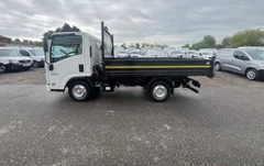 2023 Isuzu Grafter Tipper Van — side view