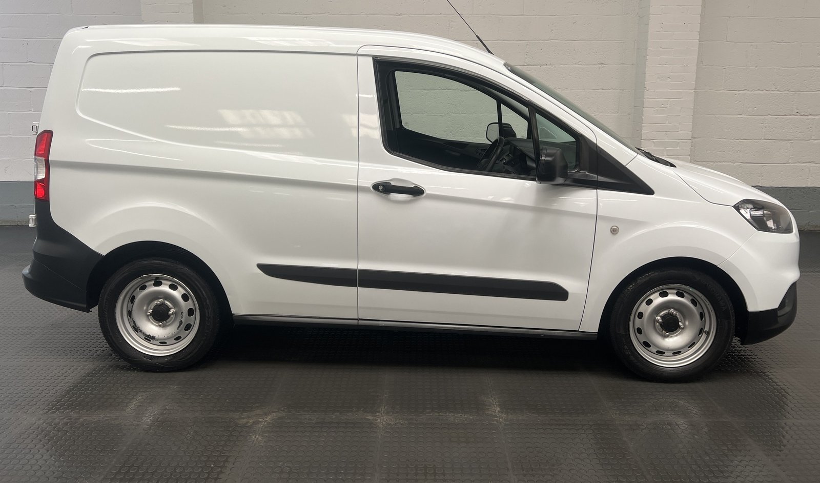 2022 Ford Transit Courier Panel Van — photo 1 of 15