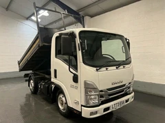 2023 Isuzu Grafter Tipper Van — front three-quarter view