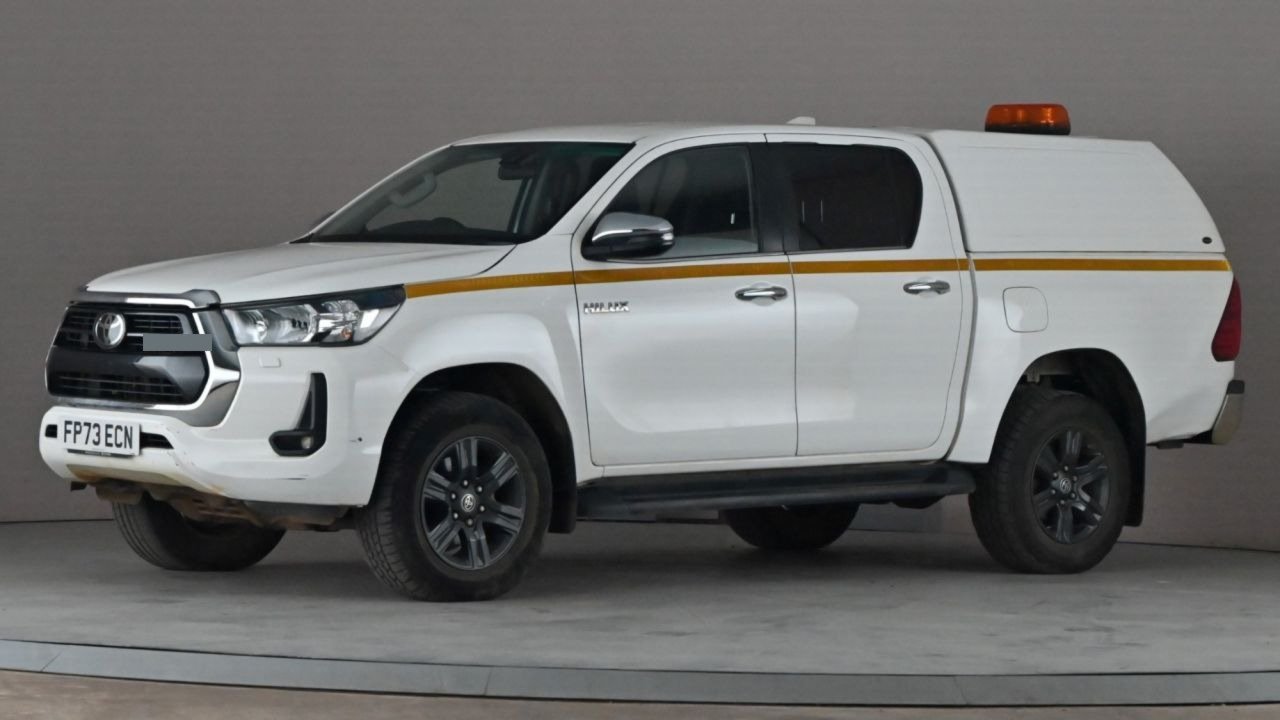 2023 Toyota Hilux Double Cab PickUp Van — photo 1 of 5