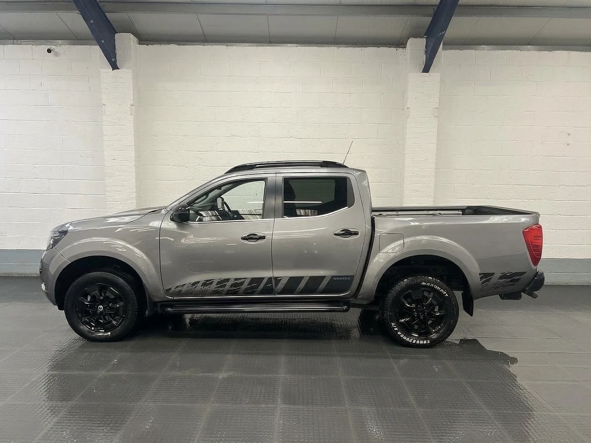 2021 Nissan Navara Double Cab PickUp Van — photo 1 of 45