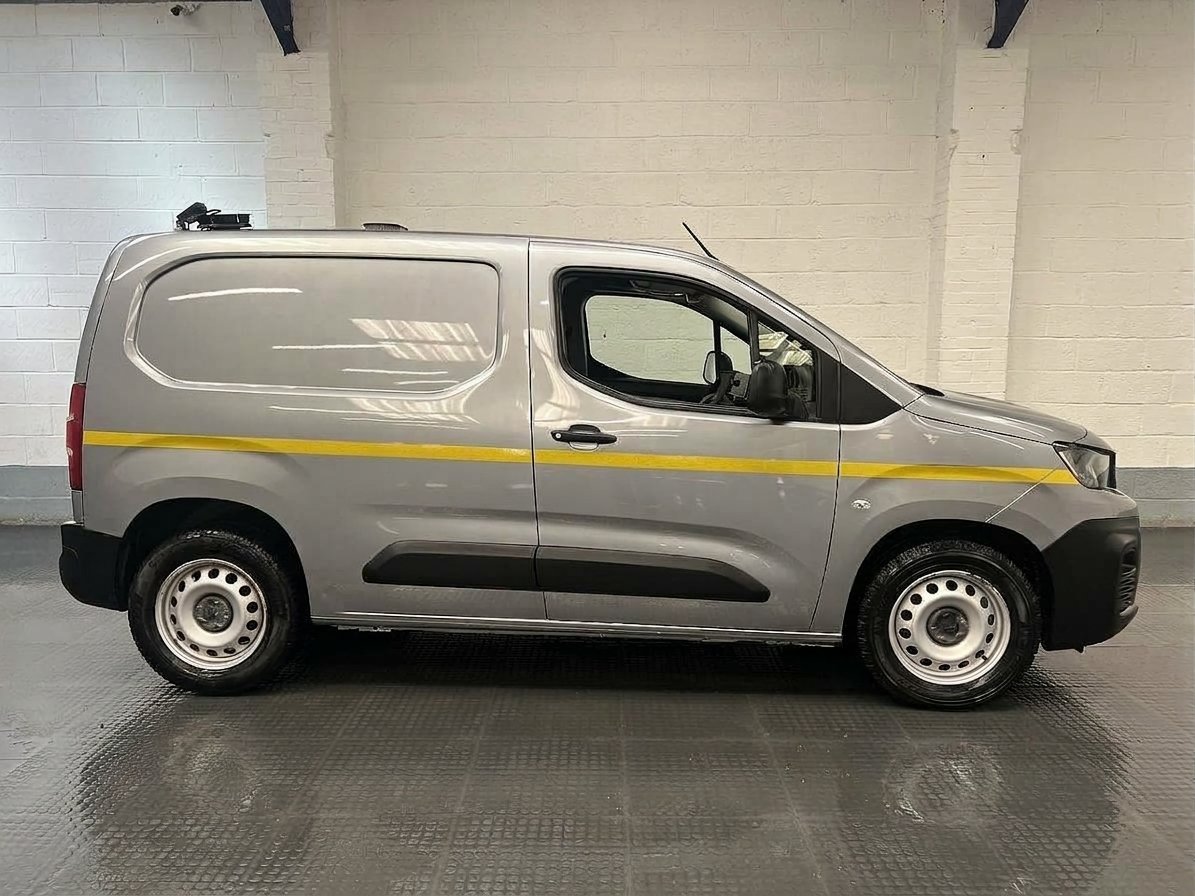 2020 Peugeot Partner Panel Van — side view