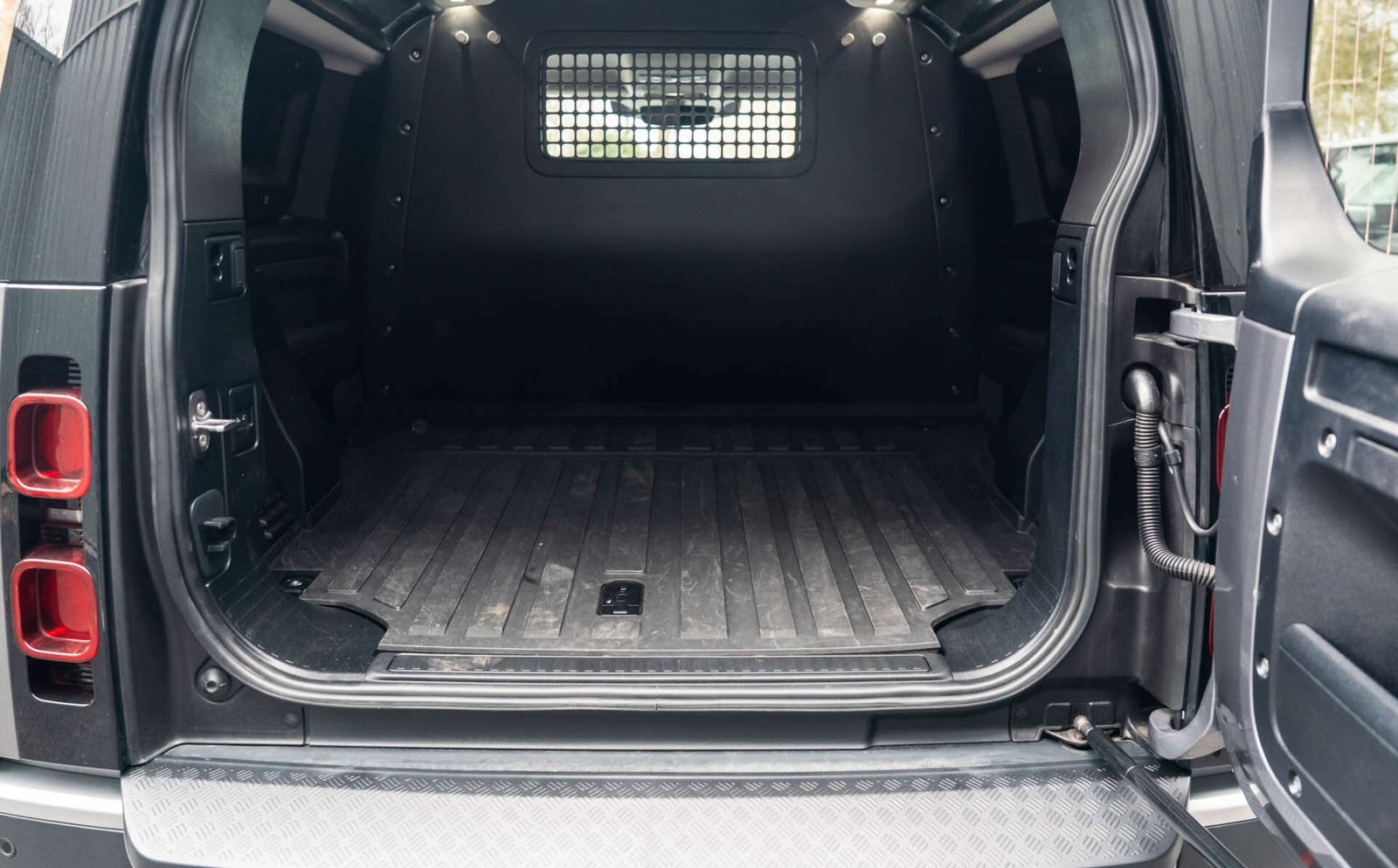 2023 Land Rover Defender Panel Van — photo 2 of 2
