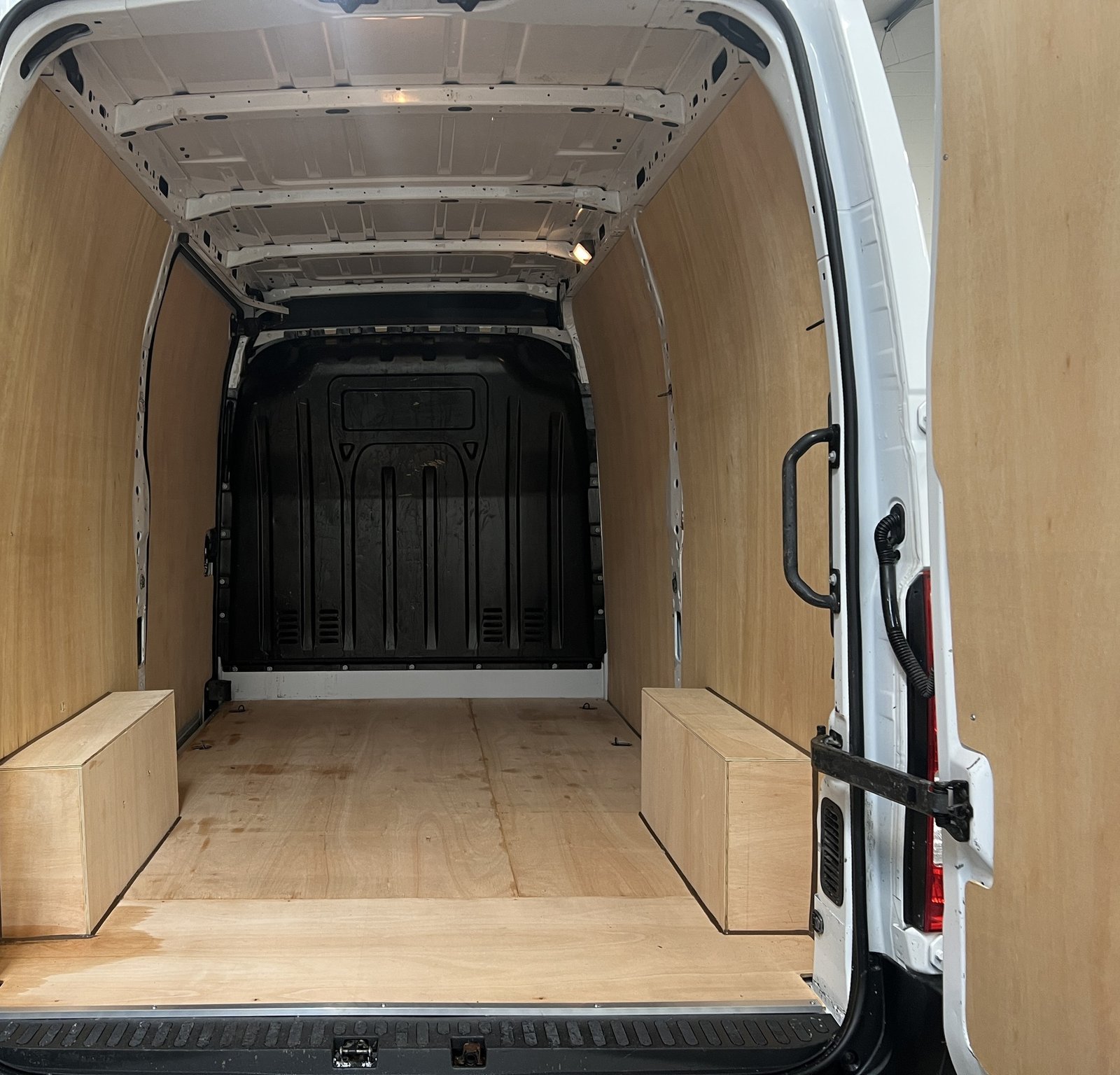 2023 Nissan Interstar High Roof Panel Van — photo 15 of 15