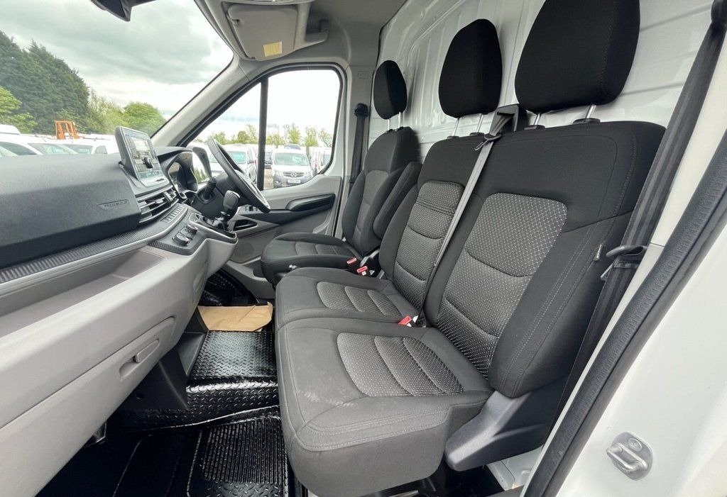 2023 Maxus Deliver 9 High Roof Panel Van — photo 2 of 15