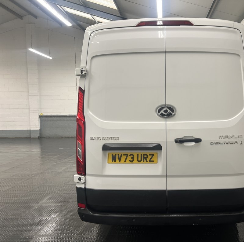 2023 Maxus Deliver 9 High Roof Panel Van — photo 3 of 23