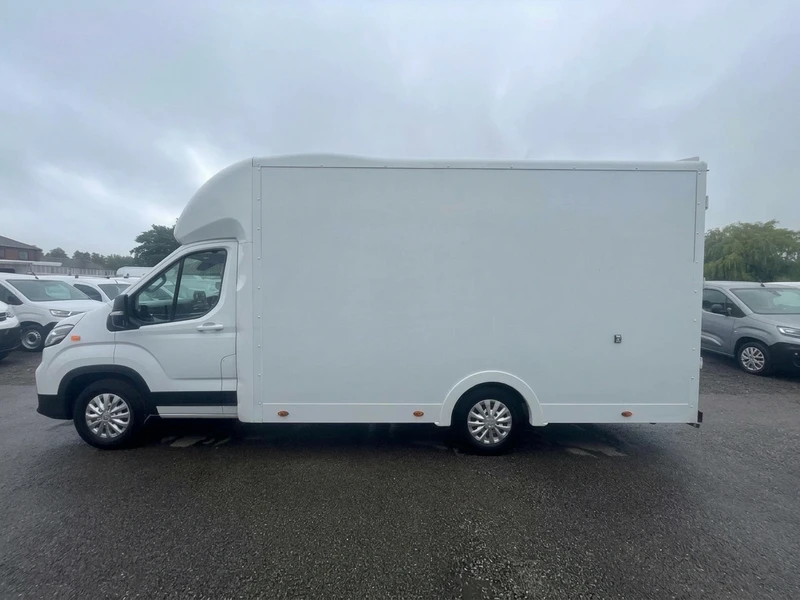 2024 Maxus Edeliver 9 Luton Low Loader Van