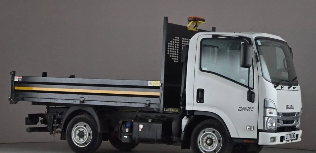 2023 Isuzu Grafter Tipper Van — side view