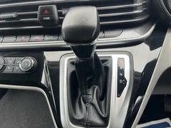 2024 Maxus Edeliver 9 Luton Low Loader Van — cab interior