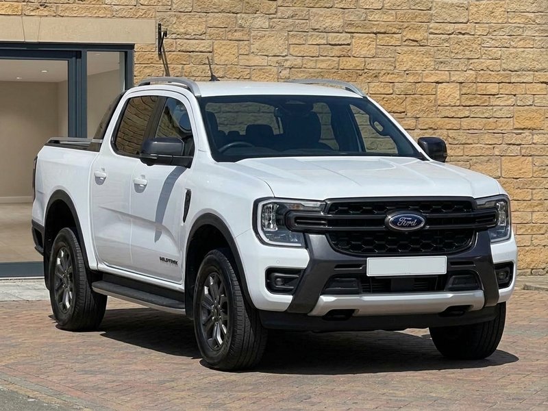 2023 Ford Ranger Double Cab PickUp Van — front three-quarter view