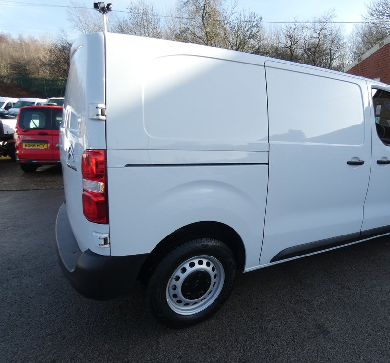 2023 Citroen Dispatch Panel Van — photo 2 of 12