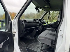 2021 Nissan Nv400 Luton Box Van — cab interior