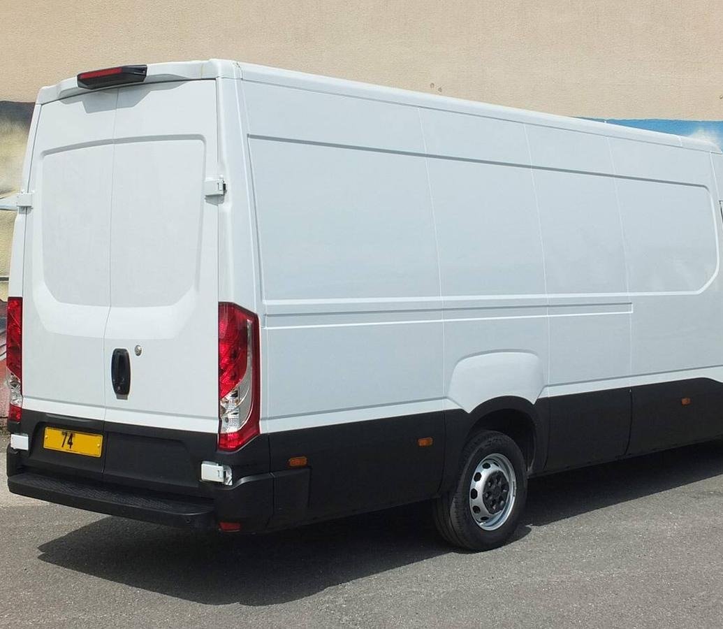 2024 Iveco Daily Panel Van — photo 16 of 16