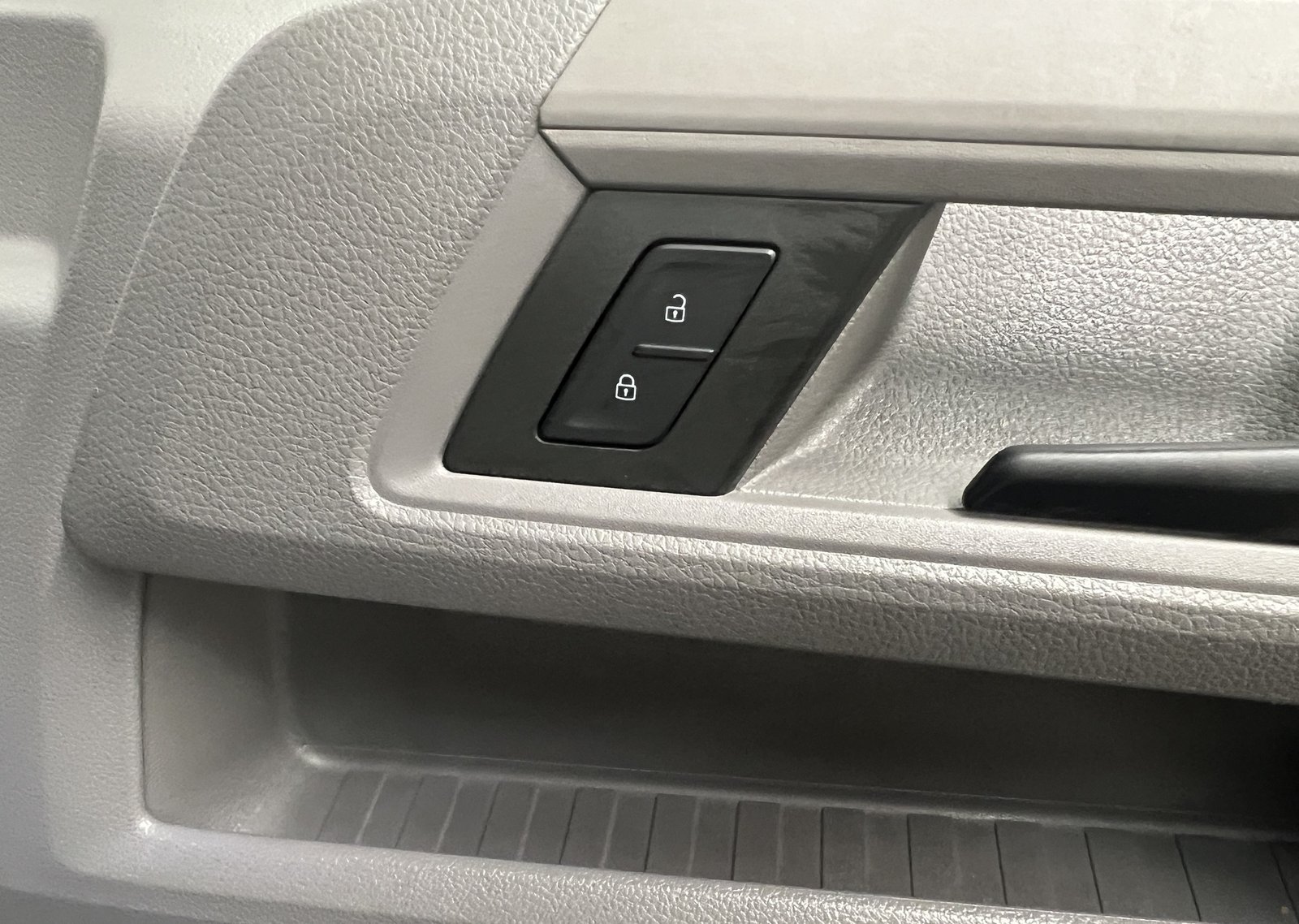 2025 Volkswagen Crafter High Roof Panel Van — photo 1 of 25