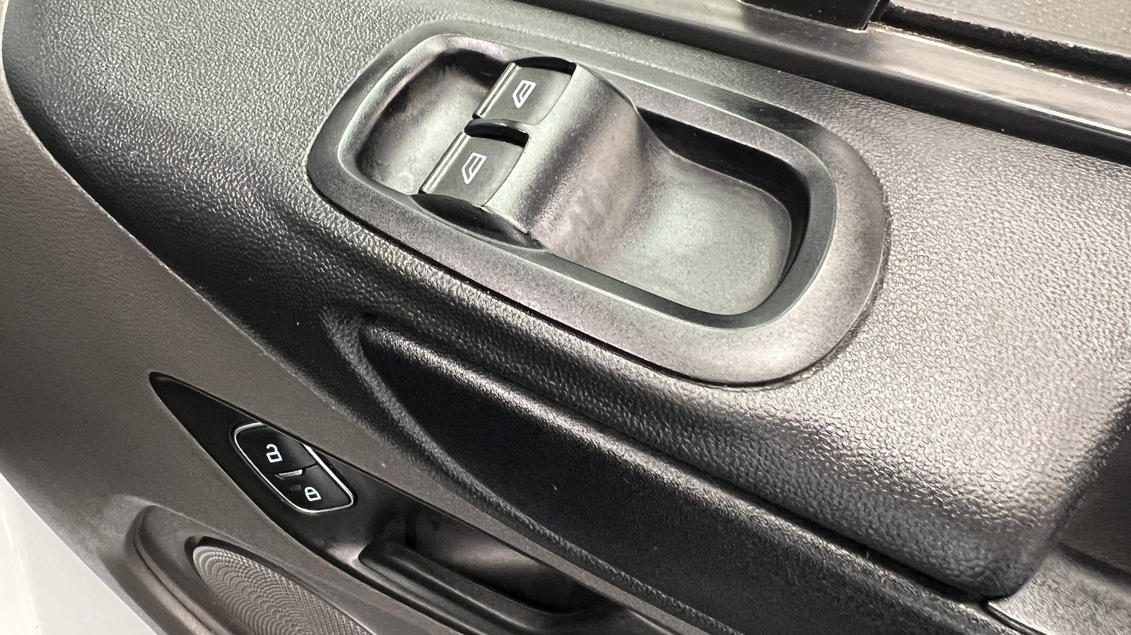 2023 Ford Transit Custom Panel Van — photo 1 of 1