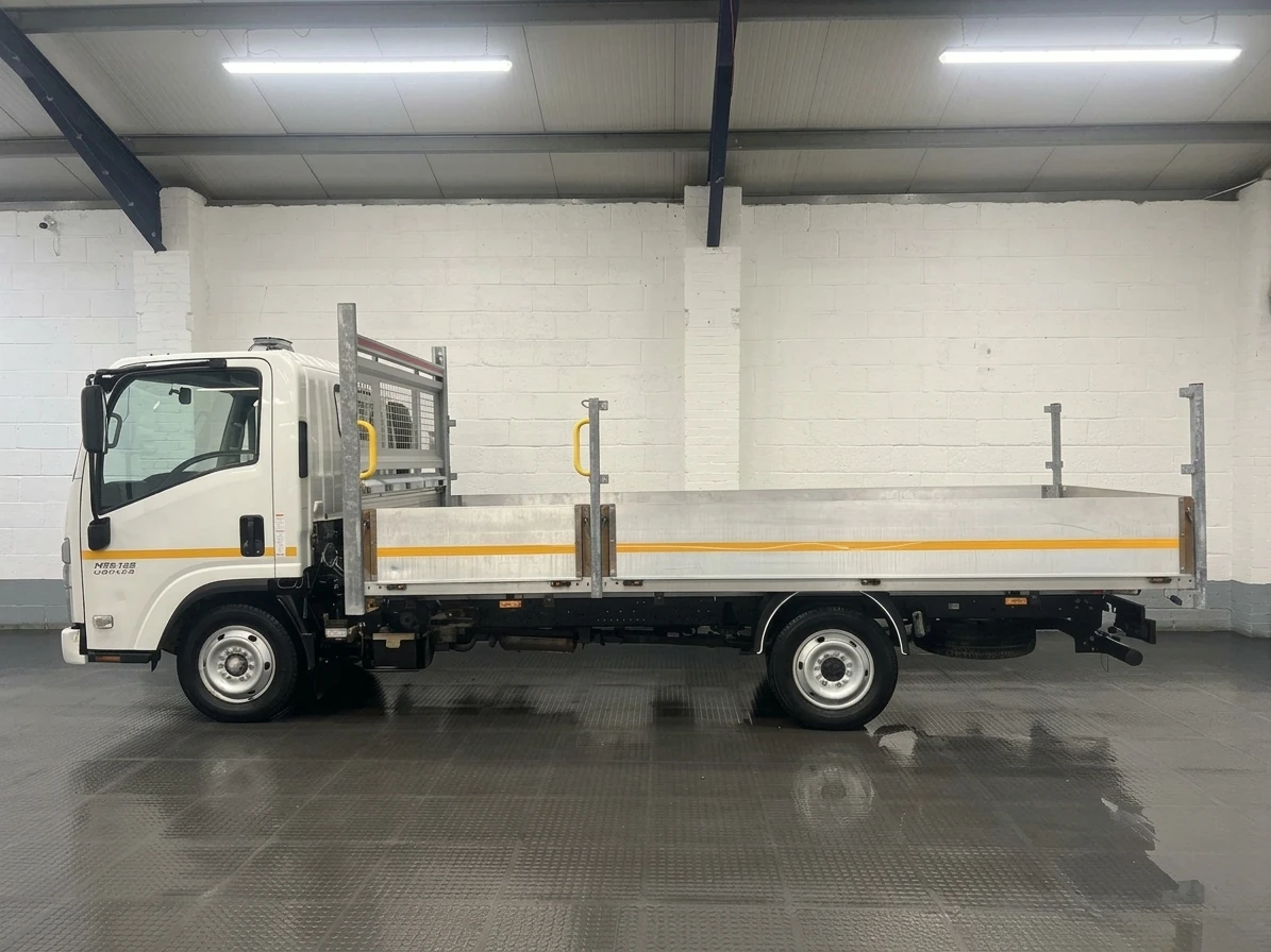 2023 Isuzu Grafter Dropside Van — side view