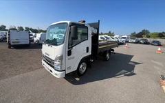 2023 Isuzu Grafter Tipper Van — front three-quarter view