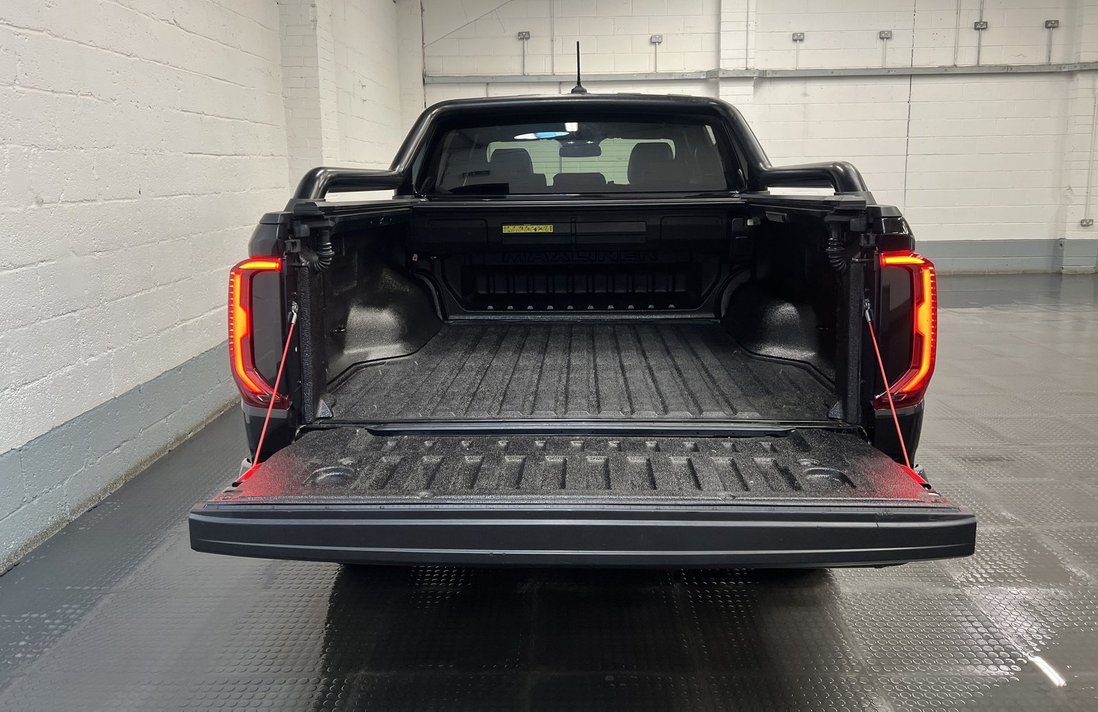 2024 Volkswagen Amarok Double Cab PickUp Van — photo 1 of 24