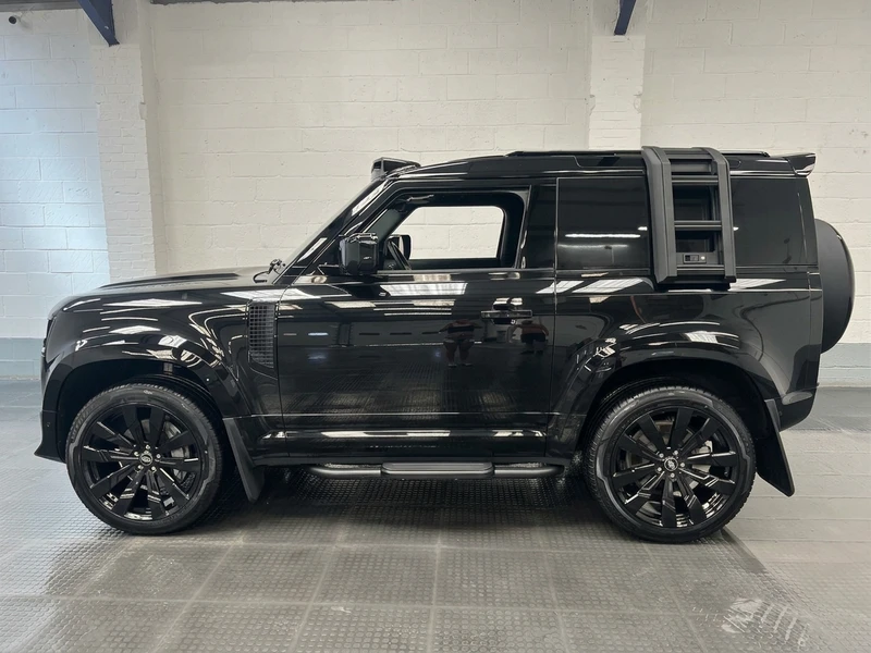 2025 Land Rover Defender 90 Panel Van