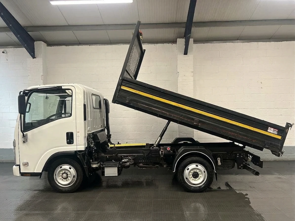 2023 Isuzu Grafter Tipper Van — photo 1 of 42