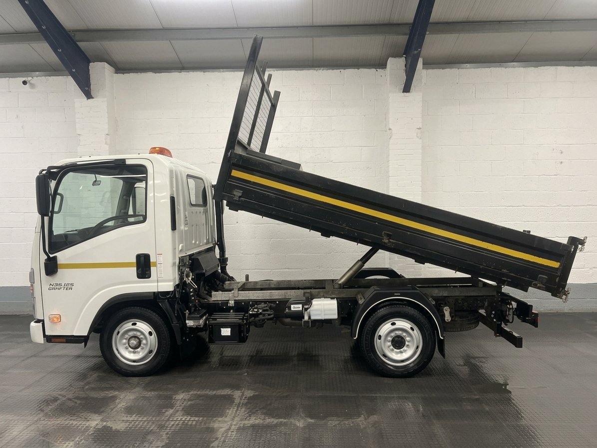 2023 Isuzu Grafter Tipper Van — side view