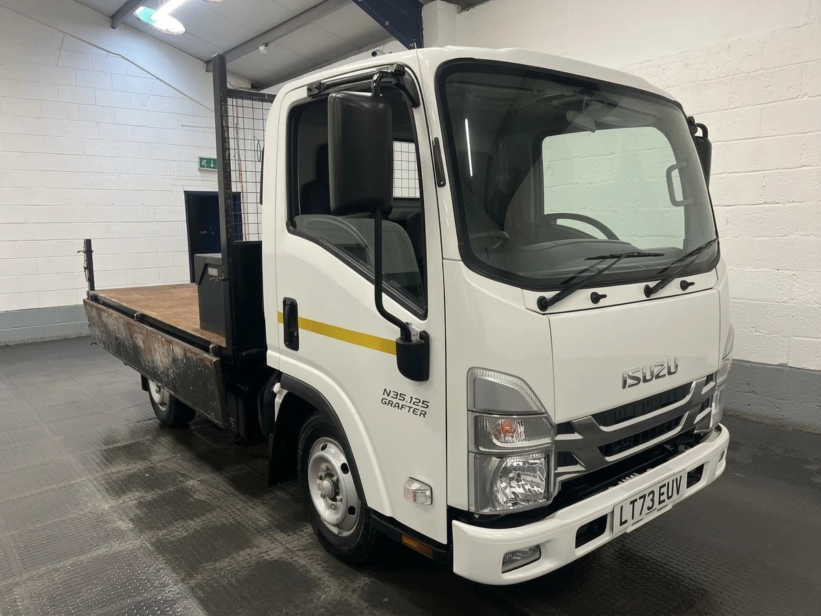 2023 Isuzu Grafter Tipper Van — front three-quarter view