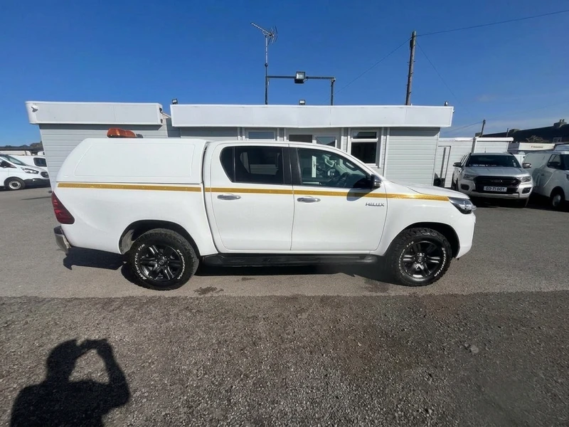 2021 Toyota Hi-lux Double Cab PickUp Van