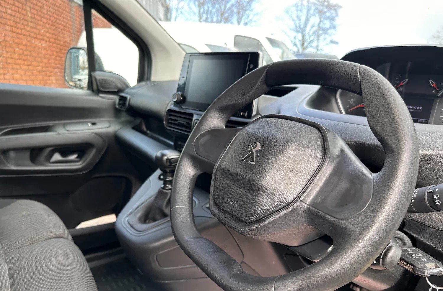 2023 Peugeot Partner Panel Van — photo 4 of 4