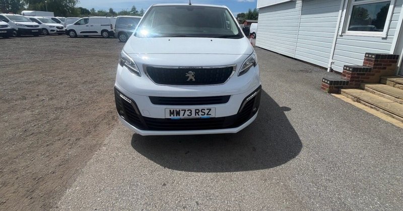 2023 Peugeot Expert Panel Van — photo 2 of 11