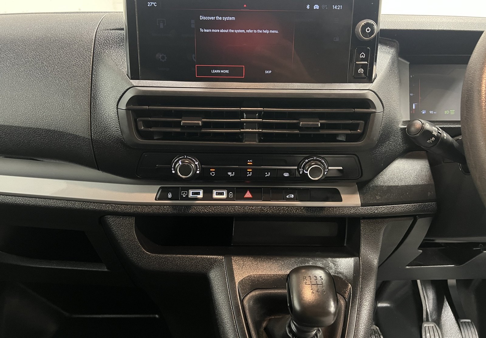2024 Vauxhall Vivaro Panel Van — photo 2 of 15