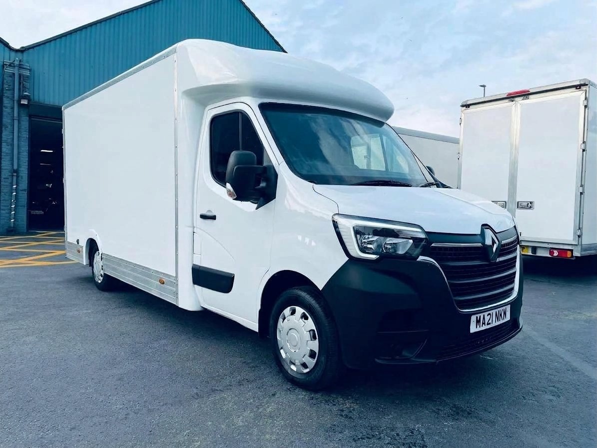 2021 Renault Master Luton Low Loader Van — front three-quarter view